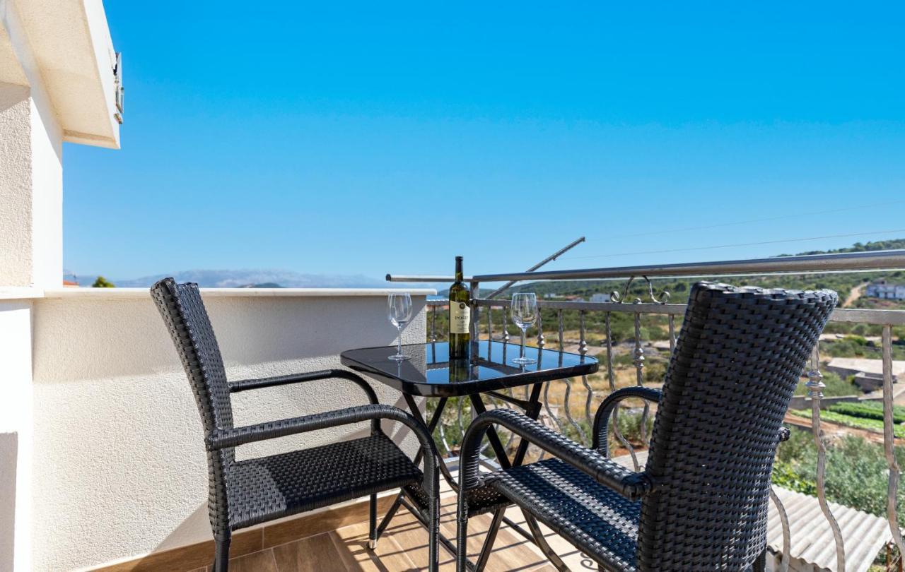 Holiday Home Lydia Slatine Ngoại thất bức ảnh
