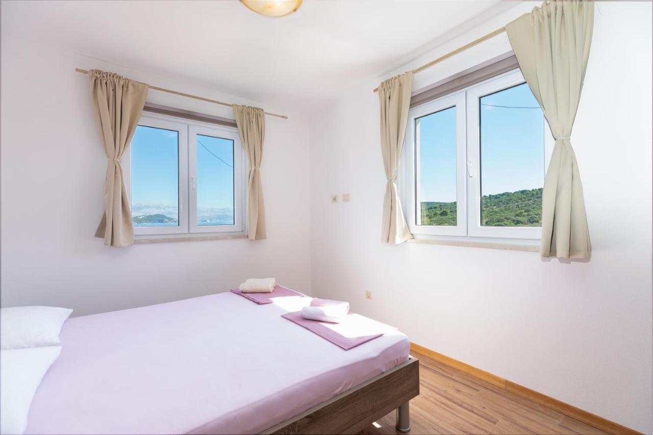 Holiday Home Lydia Slatine Ngoại thất bức ảnh