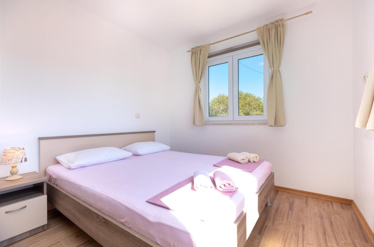 Holiday Home Lydia Slatine Ngoại thất bức ảnh